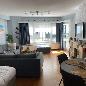 Studio Direct Aan Het Hoofdstrand Van - Naast Casino , Ostende Belgien